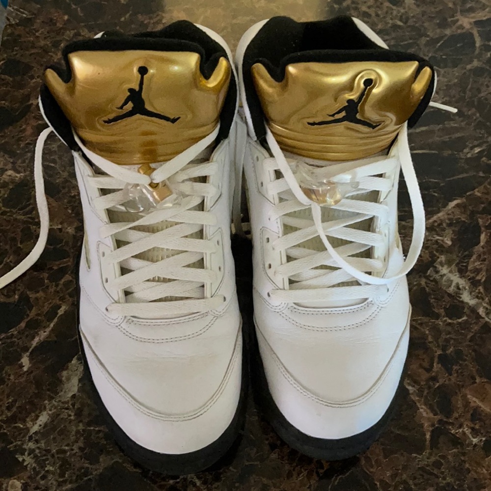 Men’s air Jordan retro 5 gently used!!!